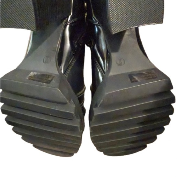 2/$25 Forever 21 Black Lace-Up Ankle Boots size 9- new - Picture 4 of 5